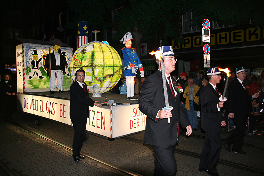 Fackelzug 4
Neuss 2006
Schlüsselwörter: Fackelzug, Neuss, Kirmes