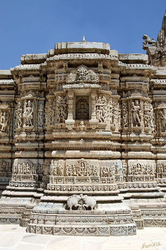 Ranakpur - Jain Tempelgelände
Liebevolle Detailarbeiten
Schlüsselwörter: Indien, Ranakpur, Jaintempel