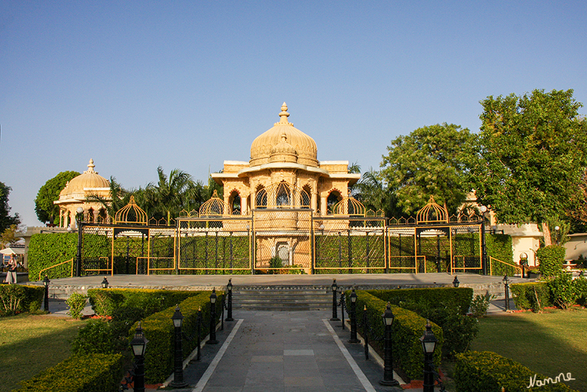 Udaipur - Jag Mandir
Jag Mandir oder "Lake Garden Palace" ist ein Palast auf einer Insel im Lake Pichola.

Schlüsselwörter: Indien, Udaipur, Jag Mandir