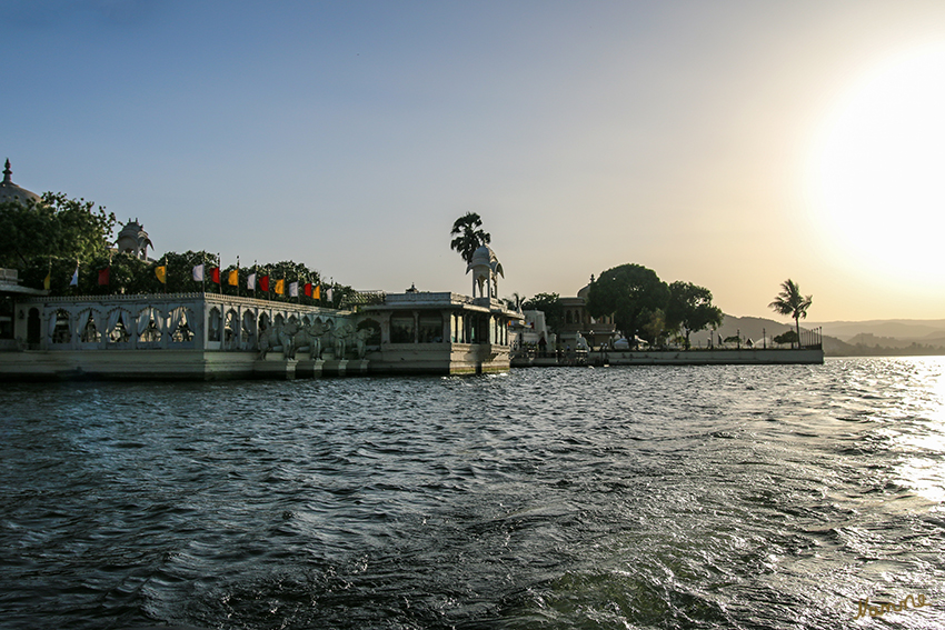 Udaipur - Bootstour
auf dem Pichola-See mit Rückblich auf Jag Mandir
Schlüsselwörter: Indien, Pichola See, Jag Mandir