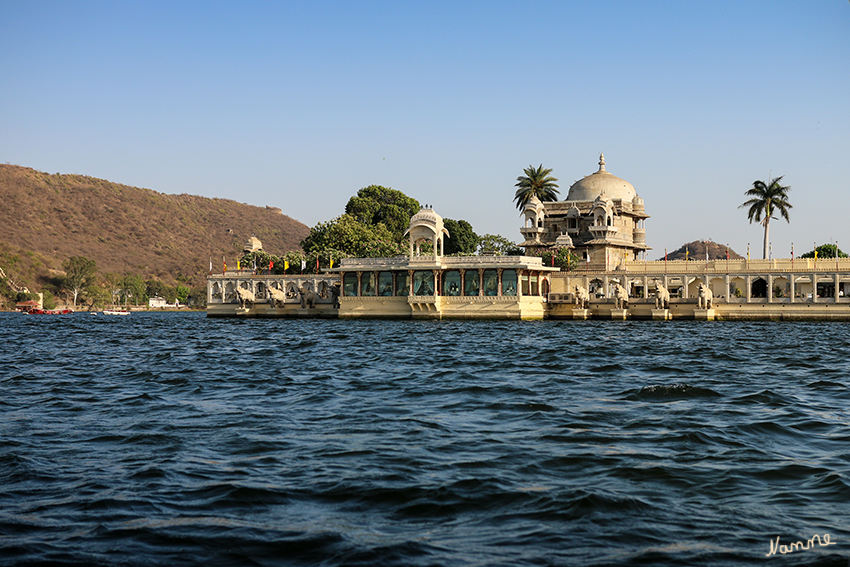 Udaipur - Bootstour
auf dem Pichola-See mit Blick auf Jag Mandir
Schlüsselwörter: Indien, Udaipur, Jag Mandir