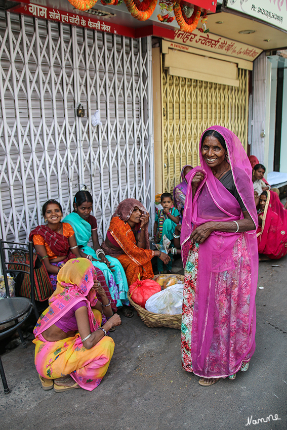 Udaipur - In den Gassen
Wenn man durch die Gassen schlendert erlebt man ein ganz besonderes Indien. Immer wieder wird man angelächelt.
Schlüsselwörter: Indien, Udaipur