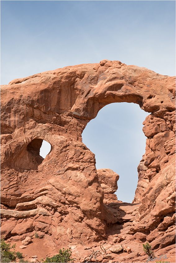 Arches NP
Turret Arch -  die Erosion ist hier unverändert am Werk und so wird die Höhle eines Tages auch zu einem Felsentor werden.
laut usatipps.de
Schlüsselwörter: Amerika Arches NP Turret Arch