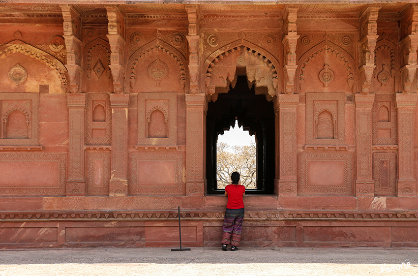 Fatehpur Sikri
Die kunstvoll gestalteten und reich verzierten Gebäude aus rotem Sandstein sind ein Motiv, das nicht nur Fotografen begeistert.
Schlüsselwörter: Indien, Fatehpur Sikri