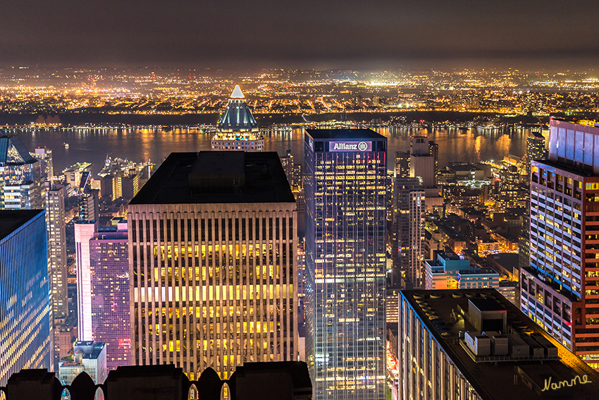 New York bei Nacht 
Blick vom "Top of the Rock"
Schlüsselwörter: Amerika, New York, Top on the Rock