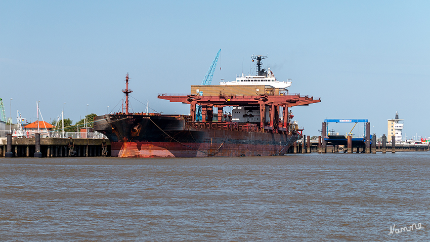 Hafenrundfahrt
Pacific Pearl  ist ein General Cargo Ship. Es fährt unter der Flagge der Bahamas. Es wurde 1987gebaut. 
Schlüsselwörter: Cuxhaven