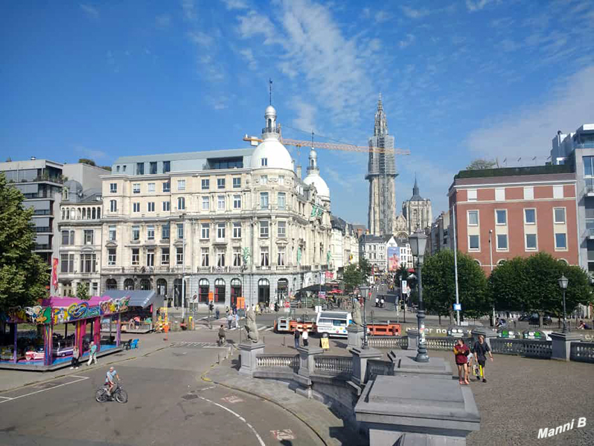 Antwerpen
Antwerpen ist eine belgische Hafenstadt an der Schelde, deren Geschichte bis ins Mittelalter zurückreicht.
Schlüsselwörter: Antwerpen; Belgien