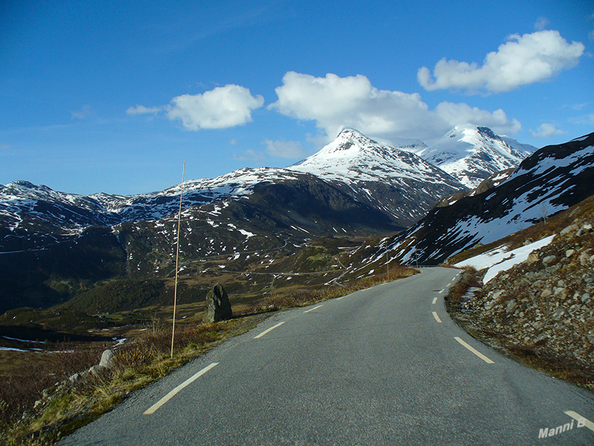 Sognefjellet
Entlang der 108 Kilometer langen Straße sehen Sie weitere Rekorde: Der Sognefjord ist mit seinen 204 Kilometern der zweitlängste Fjord der Welt. 
laut visitnorway.com
Schlüsselwörter: Norwegen, Sognefjellet