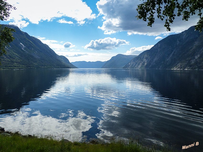 Sognefjellet
Die Straße gilt dank der spektakulären und wilden Berglandschaft als Norwegische Landschaftsroute.
laut visitnorway.com
Schlüsselwörter: Norwegen, Sognefjellet