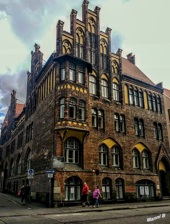Lübeck
Das Marienwerkhaus ist ein Gebäude in der Lübecker Altstadt. Es dient heute als Gemeindehaus der Mariengemeinde. lt. Wikipedia
Schlüsselwörter: Lübeck