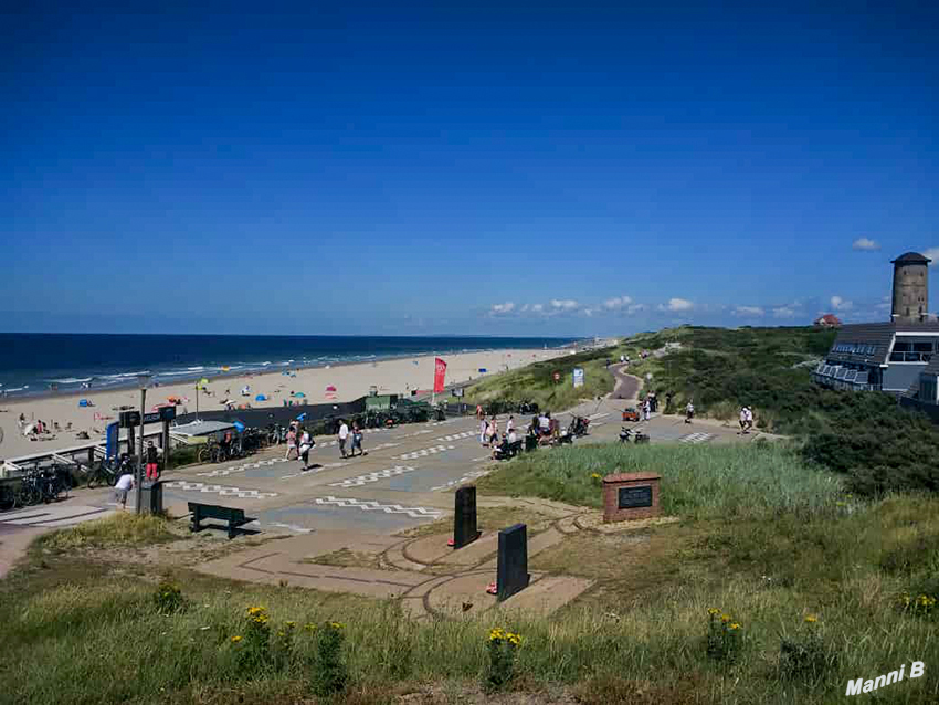 Domburg
Domburg ist ein niederländisches Seebad mit knapp 1.675 Einwohnern an der Nordseeküste. Es liegt auf der Halbinsel Walcheren in der Provinz Zeeland und ist Verwaltungssitz der Gemeinde Veere. laut Wikipedia 
Schlüsselwörter: Zeeland; Holland