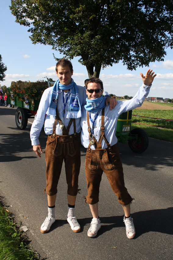 Mit Freude dabei
bei dem Alrmabtrieb 2008 
Schlüsselwörter: Almabtrieb     Grefrath     Skihalle 