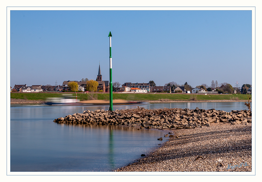 Der Lauf der Zeit
5 Sekundenaufnahme
Schlüsselwörter: ND Filter, Rhein, Schiff