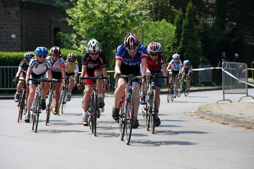 Büttgener Radrennen
Preis Rhein-Kreis Neuss  	 
Schüler U11 und U13

Schlüsselwörter: Büttgen Radrennen