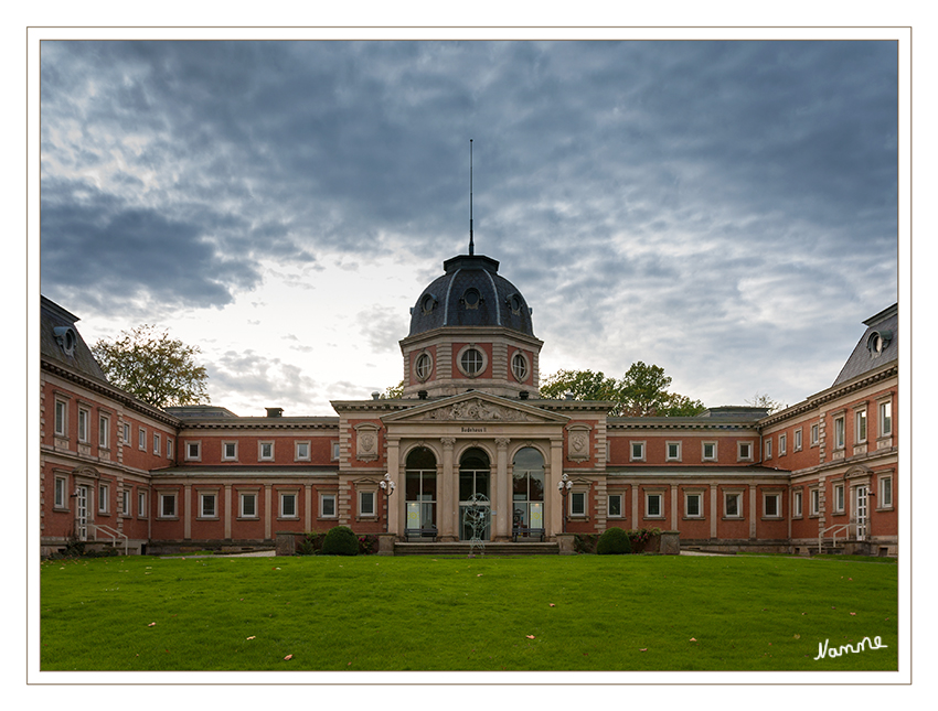 Bad Oeynhausen - Badehaus II
Badehaus II, erbaut 1885
Schlüsselwörter: Bad Oeynhausen Kurpark Badehaus