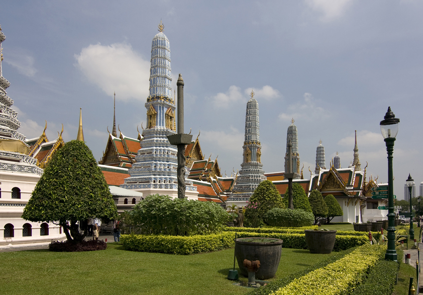 Wat Phra Kaeo Impressionen
Tempel des Smaragd-Buddha, offizieller Name Wat Phra Sri Rattana Satsadaram, ist der Tempel des Königs im alten Königspalast in Bangkok.
Schlüsselwörter: Thailand