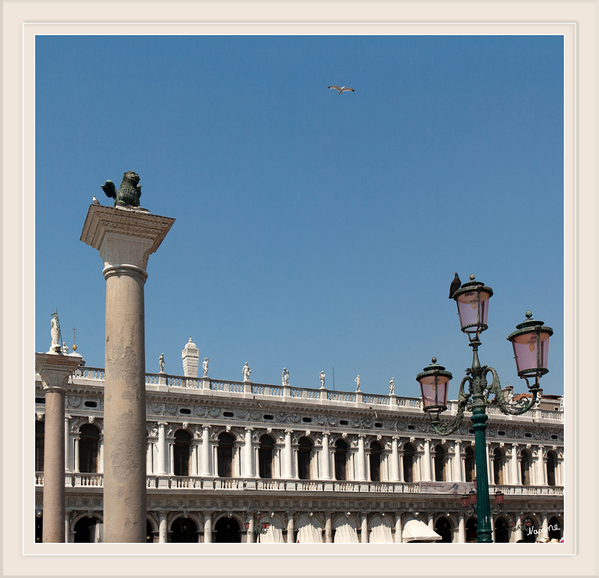 Auf dem Markusplatz
auf der Säule befinden sich der Markuslöwe.
Schlüsselwörter: Venedig Italien