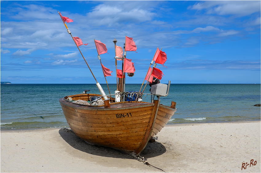 Boot der Fischerei Kuse
Fischereibetrieb in vierter Generation, direkt am Fischerstrand gelegen (rechts von der Seebrücke am Wasser entlang in der Granitzer Bucht).
Schlüsselwörter: Binz