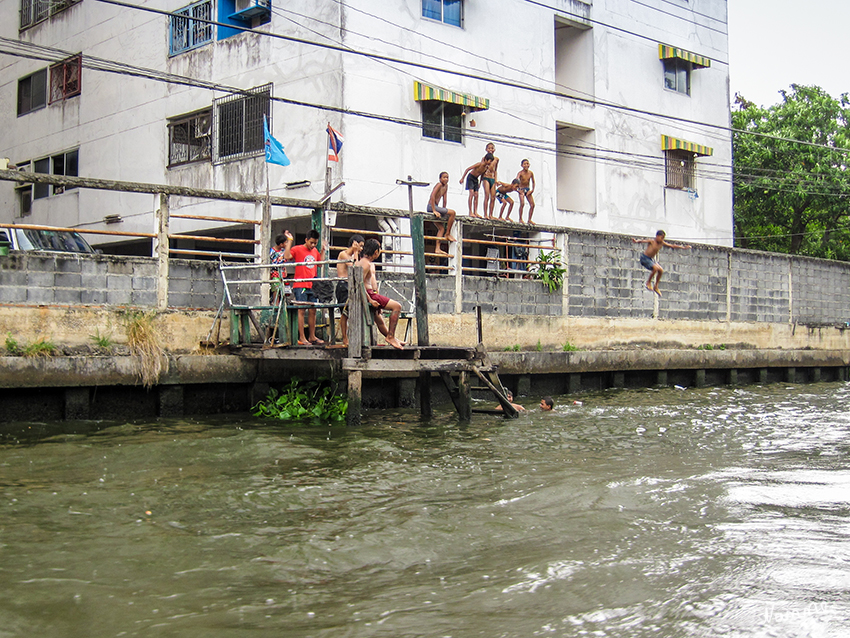 Bootstour durch die Klongs
Schlüsselwörter: Thailand Bangkok Bootstour Klong Khlong