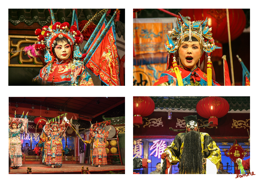 Sichuanoper
Chengdu bietet regelmäßige Aufführungen der Sichuan-Oper, einem eng mit der Peking-Oper verwandten Theater, das derbere Geschichten im lokalen Dialekt bietet. Die Besonderheit der Sichuan-Oper sind Masken, die einfarbig gewisse Gefühlszustände ausdrücken, und die die Schauspieler im Bruchteil einer Sekunde wechseln können.
Schlüsselwörter: Chendu Sichuanoper