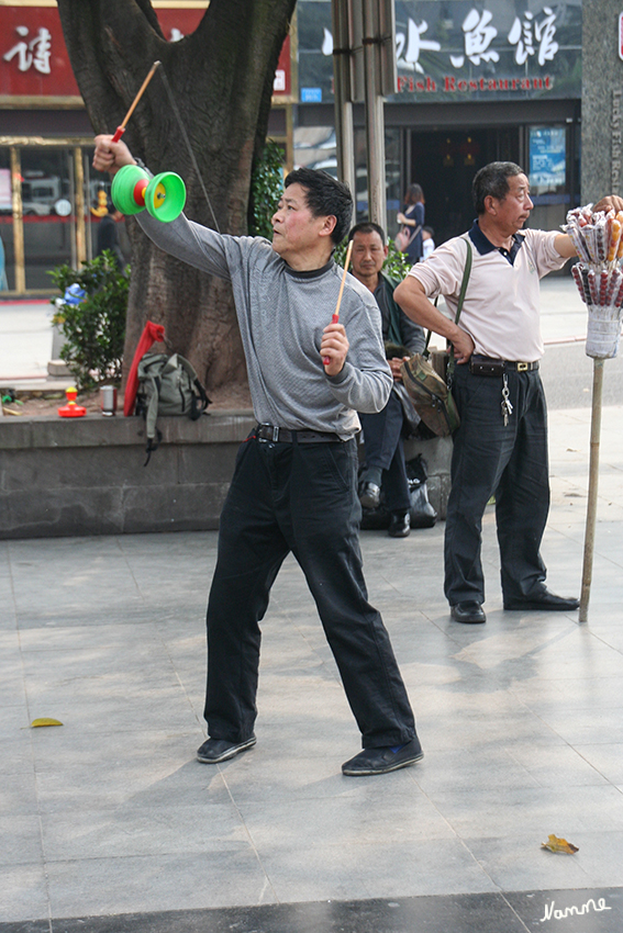Freizeit
Chinesen sind immer in Bewegung und lieben sportliche Betätigungen 
Schlüsselwörter: Chongqing