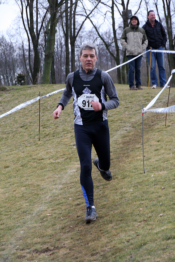 Crosslauf
Zum 25 jährigen Vereinsbestehen richtet der ASC Rosellen/Neuss die diesjährigen Kreis-Cross-Meisterschaften aus.
Schlüsselwörter: Crosslauf Rosellen