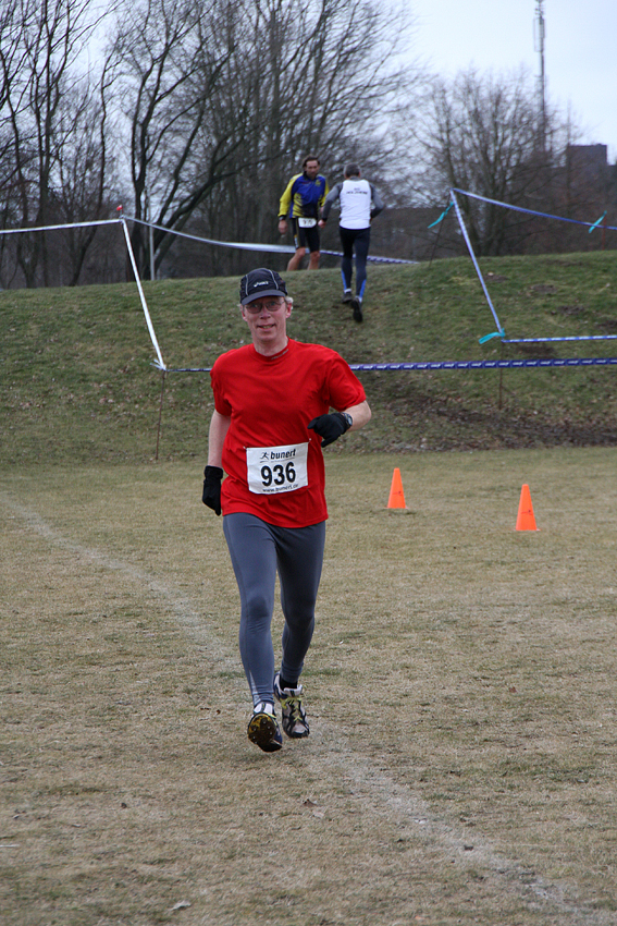 Crosslauf
Zum 25 jährigen Vereinsbestehen richtet der ASC Rosellen/Neuss die diesjährigen Kreis-Cross-Meisterschaften aus.

Der Herrenlauf ging über ca.9000 Meter.
Schlüsselwörter: Crosslauf Rosellen