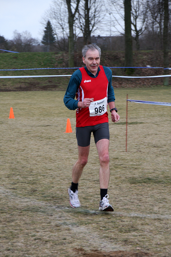 Crosslauf
Zum 25 jährigen Vereinsbestehen richtet der ASC Rosellen/Neuss die diesjährigen Kreis-Cross-Meisterschaften aus.
Der Herrenlauf ging über ca.9000 Meter.
Schlüsselwörter: Crosslauf Rosellen