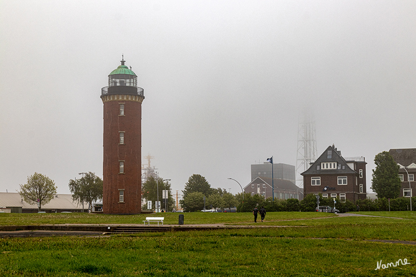 Cuxhaven - Leuchtturm
Der Hamburger Leuchtturm ist ein Leuchtturm in Cuxhaven, der zwischen 1802 und 1804 von der Freien und Hansestadt Hamburg, zu der damals das Gebiet gehörte, erbaut wurde. Der Leuchtturm an der Alten Liebe ist eines der Wahrzeichen der Stadt und war bis 2001 in Betrieb. laut Wikipedia
Schlüsselwörter: Cuxhaven
