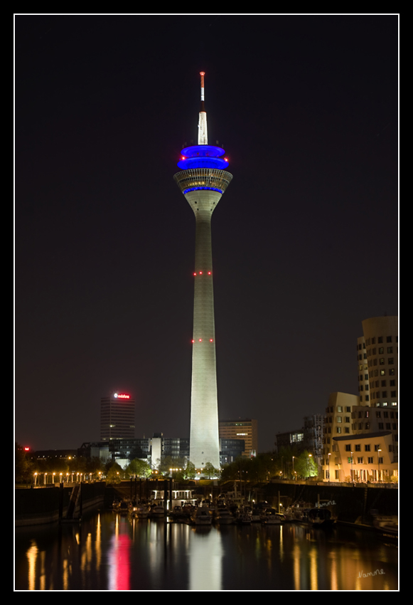 Fernsehturm
in Düsseldorf
Schlüsselwörter: Fernsehturm                     Düsseldorf