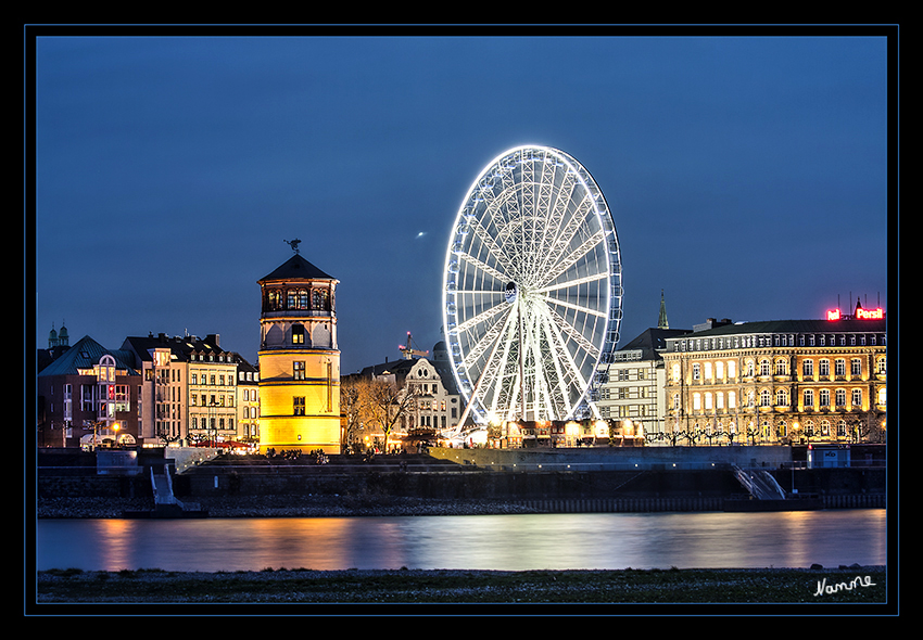 Düsseldorf - Riesenrad
Das Riesenrad „Wheel of Vision“ ist mit 42 Gondeln ausgestattet, in denen jeweils 8 Personen Platz finden. Die Gondeln sind vollständig geschlossen und zudem beheizt.
Schlüsselwörter: Altstadt Düsseldorf Riesenrad