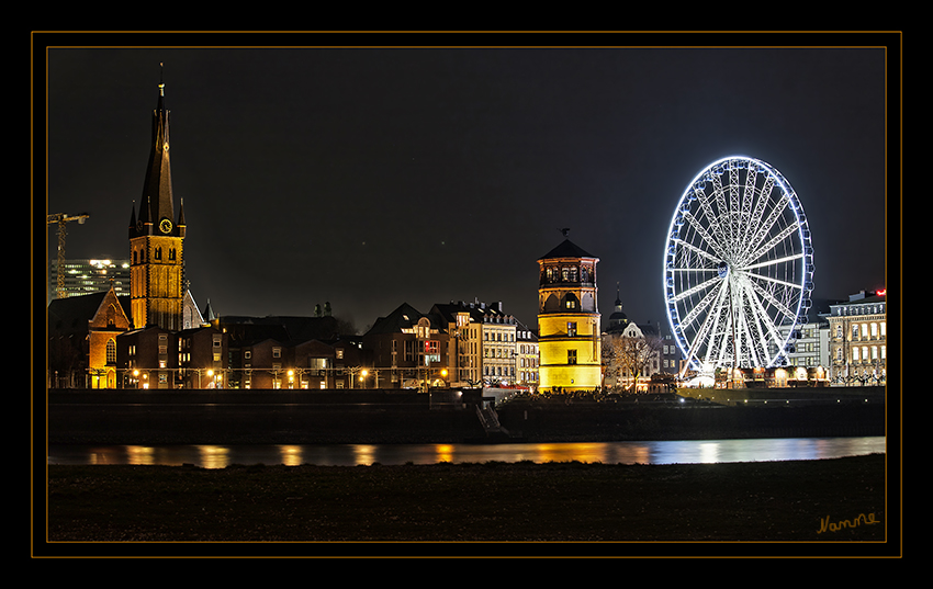 Panorama Altstadt Düsseldorf
Das Riesenrad “Wheel of Vision” bereichert auch in diesem Herbst/Winter wieder die Rheinufer-Silhouette.
Schlüsselwörter: Altstadt Düsseldorf Riesenrad