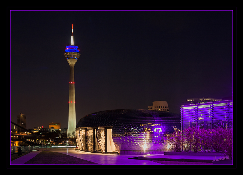 Düsseldorfer Medienhafen
bei Nacht
Schlüsselwörter: Düsseldorf Medienhafen Fernsehturm