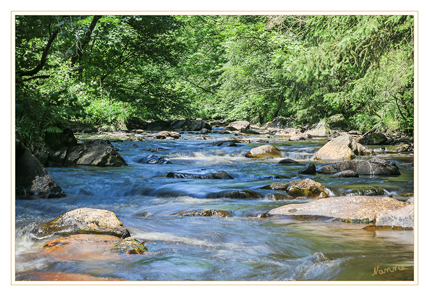 Steine im Wasser
Schlüsselwörter: Steine, Wasser