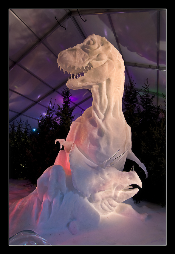Eisskulptur
Dinosaurier aus dem Hollywoodfilm Jurassic Park
Schlüsselwörter: Eisskulpturen                     2011