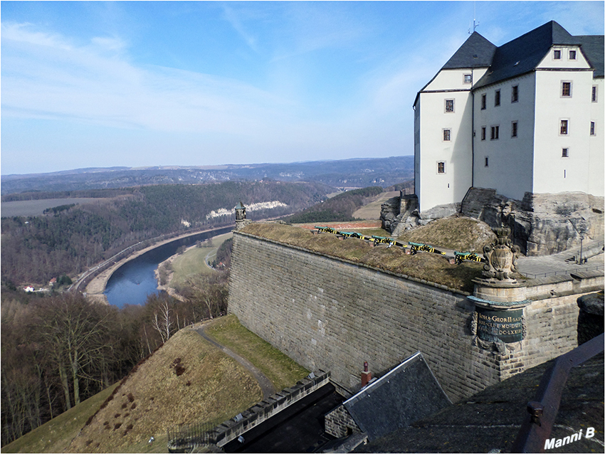 Festung Königsstein
Kartaune auf Wandlafette 
Die Kartaune ist ein Vorderlader-Geschütz aus der Zeit des 15./16. Jahrhunderts.
laut Wikipedia
Schlüsselwörter: Sächsische Schweiz Festung Königsstein