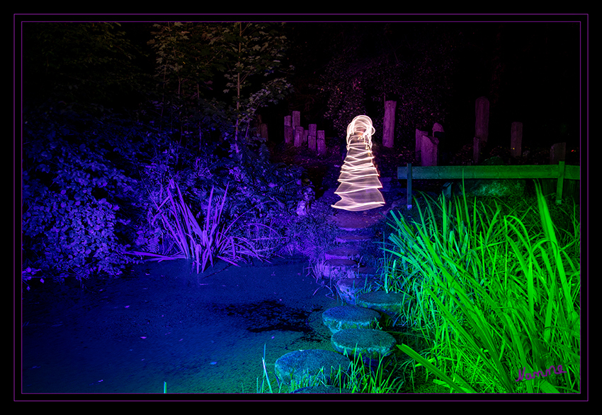 Ghost
Schlüsselwörter: Lichtmalerei , Light Painting, 2019