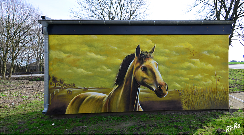 Das etwas andere....
Trafohäuschen bemalt von Denis Klatt Dortmund 
www.union-design.de
Schlüsselwörter: Graffiti Pferd