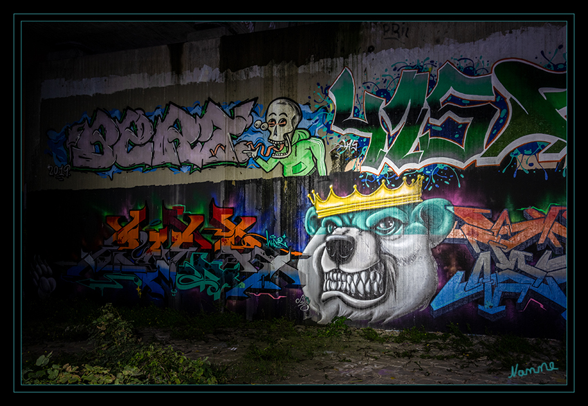 Graffitibär
nur mit Taschenlampe ausgeleuchtet
Schlüsselwörter: Lichtmalerei , Light Painting, 2019