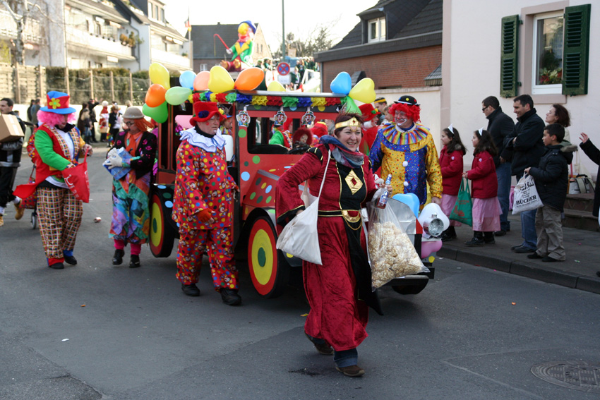 Clowns
Tulpensonntagsumzug Grefrath
Schlüsselwörter: Karneval     Tulpensonntag     Grefrath