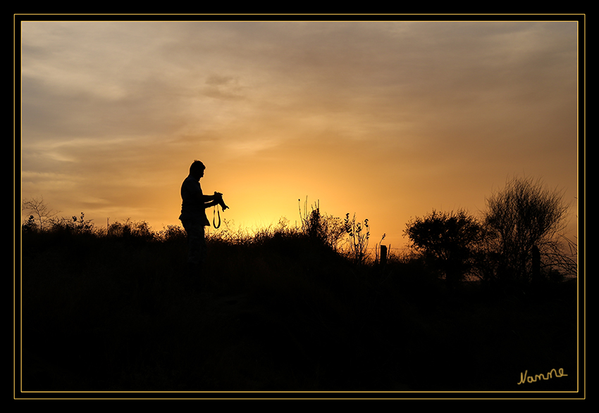 Motiv gefunden l
Fotografen und ihre Freude beim Hobby.
Schlüsselwörter: Fotografen