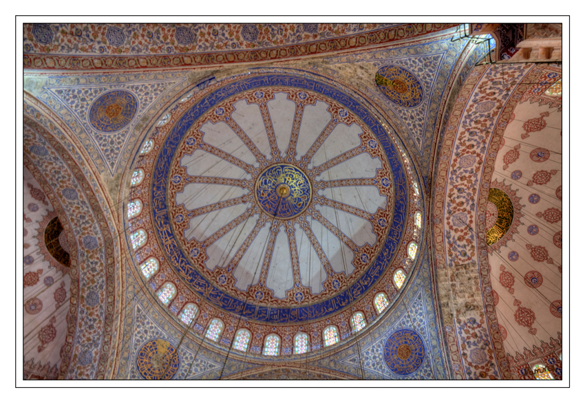 Blaue Moschee
Die Hauptkuppel der Sultan-Ahmed-Moschee (Blaue Moschee)
Schlüsselwörter: Türkei Istanbul