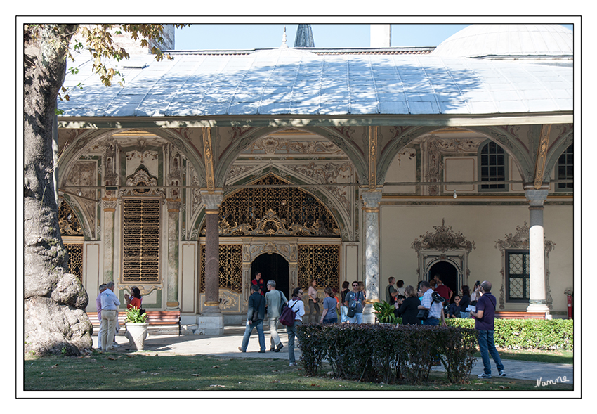 Topkapi Palast
besteht aus mehreren Gebäuden in einem großen Garten mit einer Fläche von über 69 Hektar.
Teilweise lebten dort bis zu 5000 Menschen
Schlüsselwörter: Türkei Istanbul