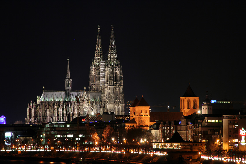 Köner Dom ll
Langzeitbelichtung
Schlüsselwörter: Köln   Dom   Nachtaufnahme