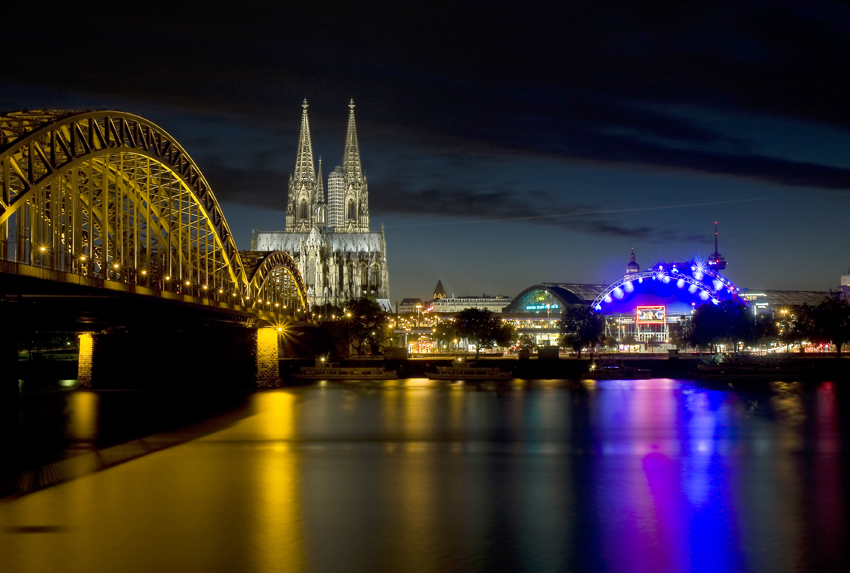 Abends
wenn es dunkel wird
Schlüsselwörter: Kölner Dom