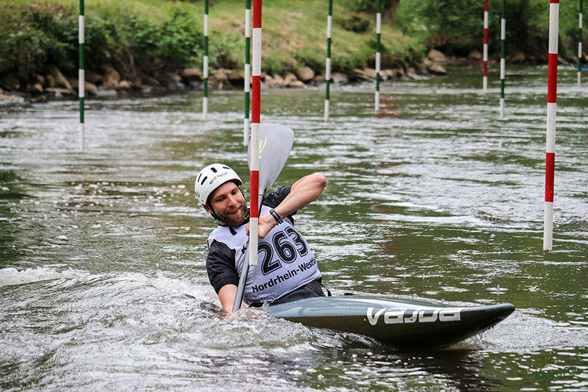 Kanu Erftslalom
Zum zehnten Male ist die Kanugemeinschaft Erft Gastgeber für einen bundesoffenen Slalom-Wettbewerb auf der Neusser Erft.
Schlüsselwörter: Kanu, Erft, Erftslalom, 2016