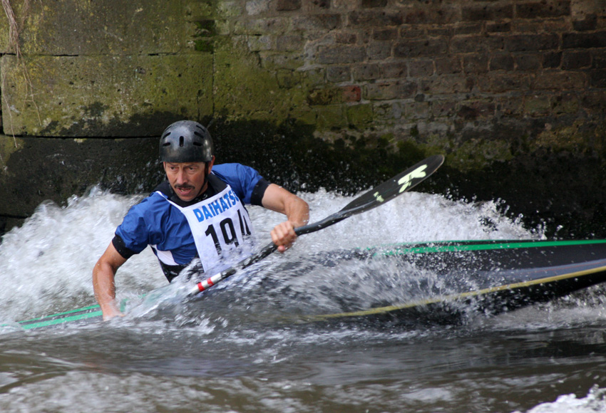 Kanu Slalom
Bundesoffener Wettkampf
Dreiländerpokal
Gnadentaler Mühle
Schlüsselwörter: Kanu Slalom Gnadentaler Mühle Dreiländerpokal