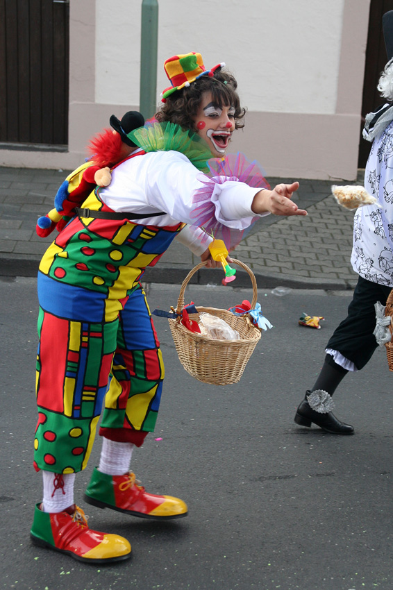 Helau
Tulpensonntagsumzug Grefrath
Schlüsselwörter: Karneval     Tulpensonntag     Grefrath