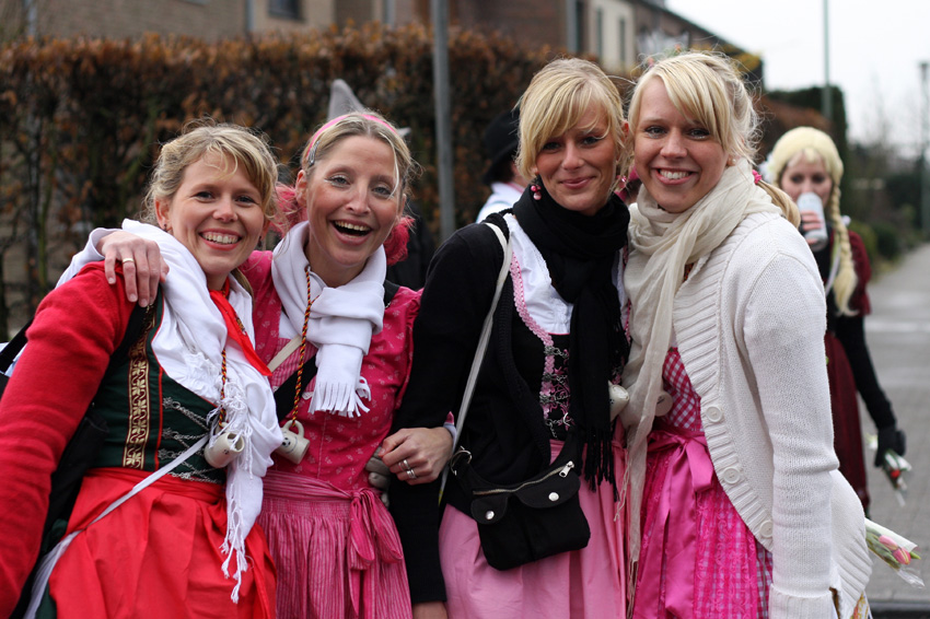 Da sind wir dabei...
Tulpensonntag 2009
Schlüsselwörter: Karneval 2009