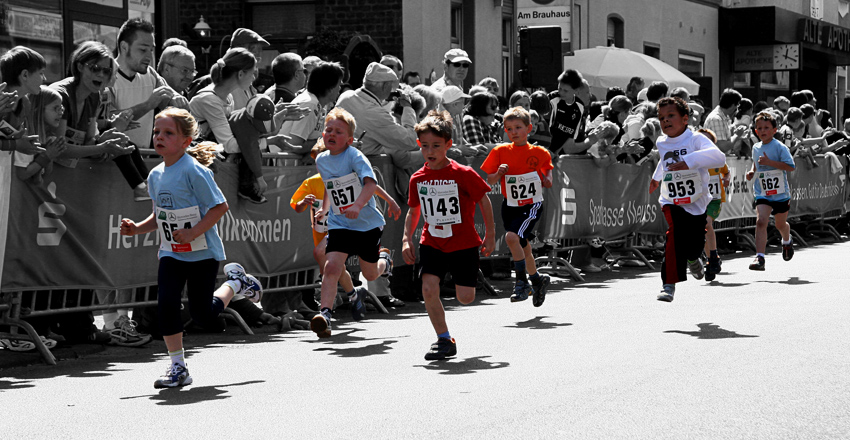 Mit Freude dabei l
Korschenbroicher Citylauf 2007
Schlüsselwörter: Korschenbroicher Citylauf